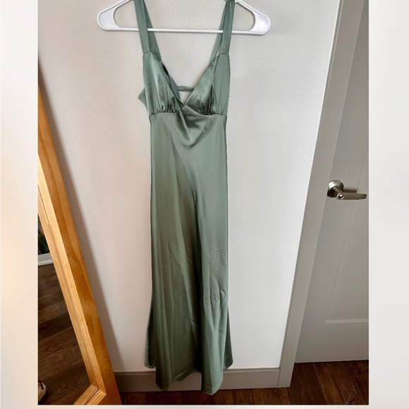 White Fox Midi Dress Sage - Picture 4 of 6